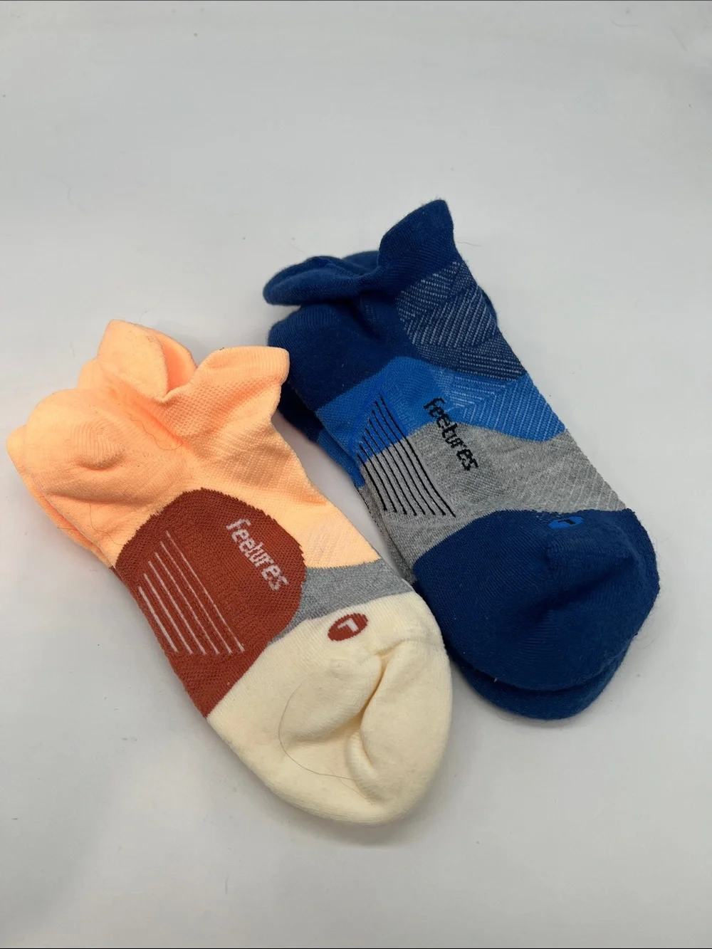 Feetures Elite Max Cushion No Show Tab Running Socks Medium 2 Pack New